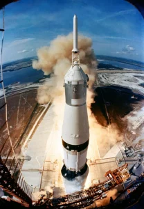 Saturn V с «Аполлоном-11» стартует с комплекса 39A, 16 июля 1969 г., 9:32 по местному времени