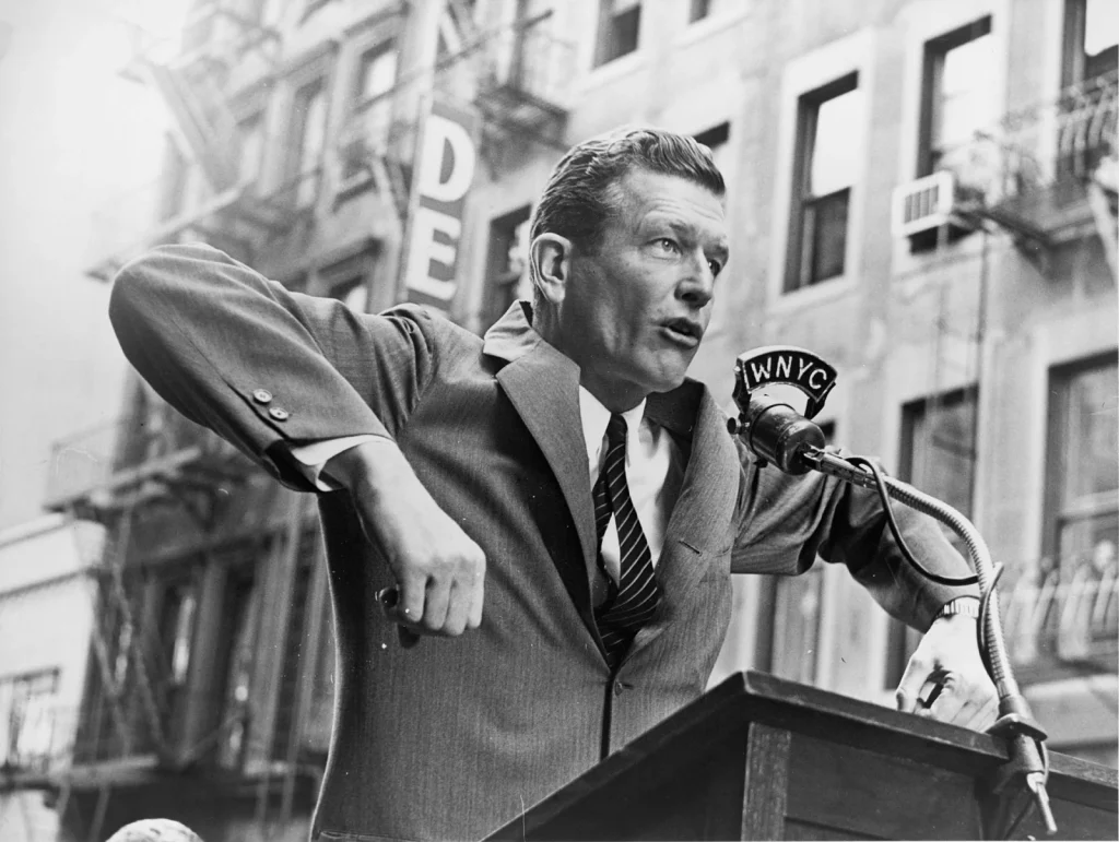 Джон Линдси на митинге 26 октября 1965 года, за неделю до избрания мэром