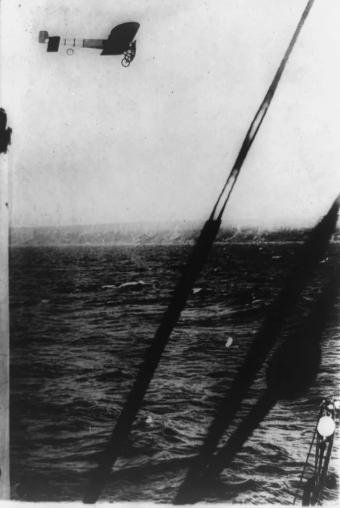 Блерио над морем в виду английского берега, 25 июля 1909 года