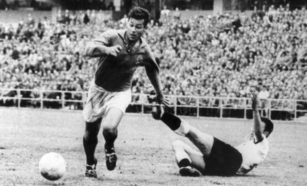 Жюст Фонтен в матче сборной Франции на чемпионате мира 1958 года
