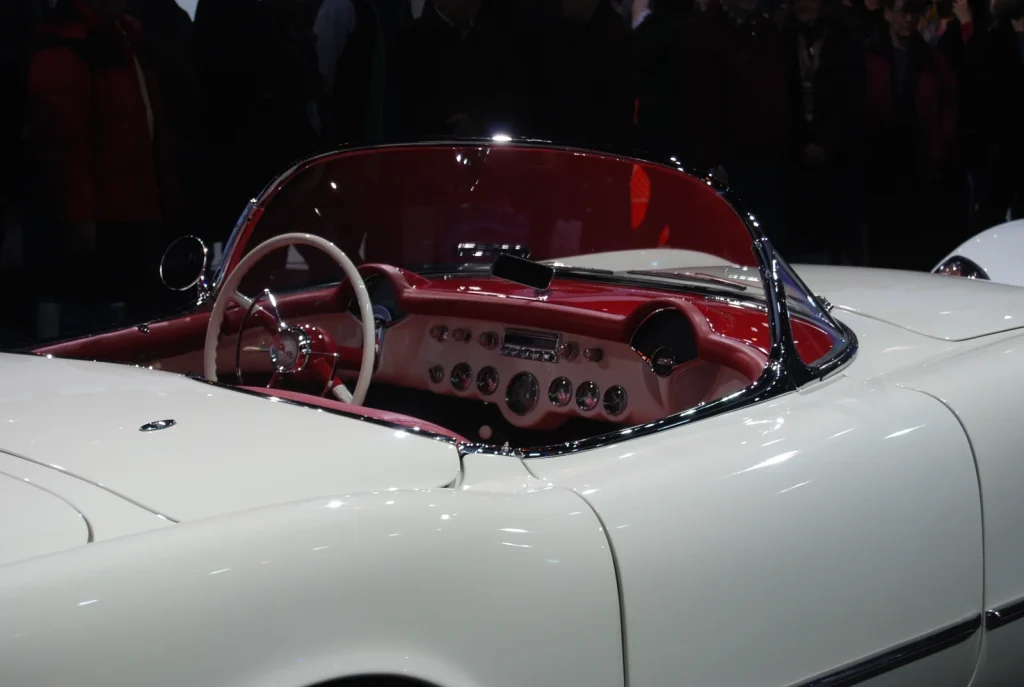 Салон Sportsman Red — единственный вариант отделки 1953 года