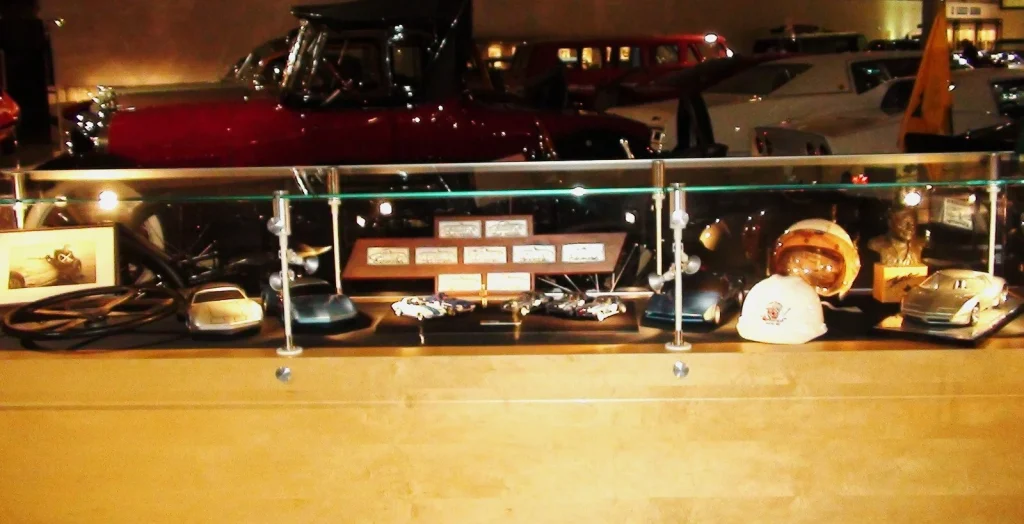 Витрина в честь Зоры Аркус-Дантова в GM Heritage Center