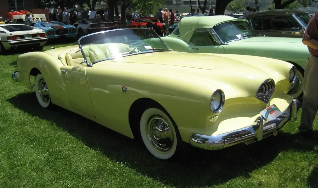 Kaiser Darrin 1954 года — второй серийный стеклопластиковый автомобиль крупной фирмы