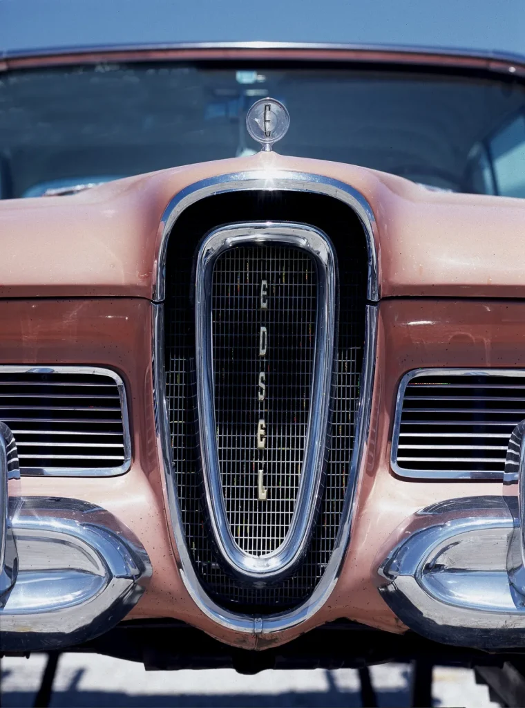Та самая вертикальная решётка с буквами EDSEL, над которой смеялась вся Америка