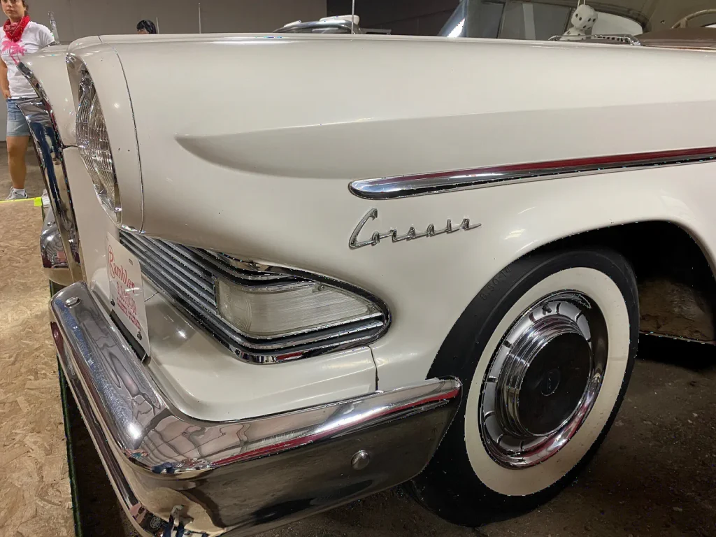 Edsel Corsair 1958 — старшая серия на удлинённом шасси Mercury