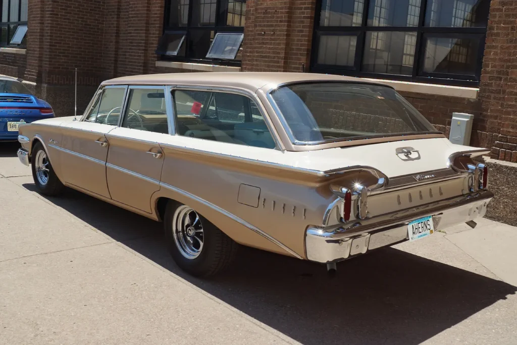 Универсал Edsel Villager 1960 года, одного из последних 2846 Edsel