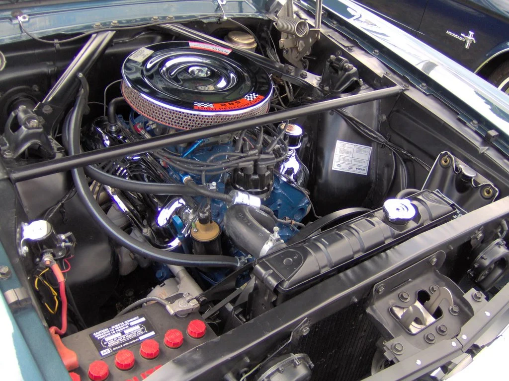 V8 289 Hi-Po (K-код, 271 л. с.) под капотом Mustang