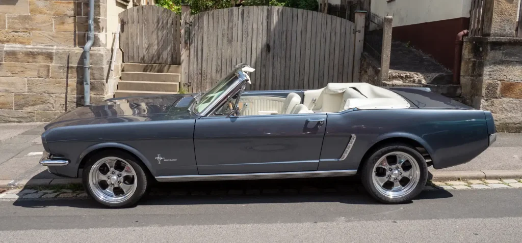 Кабриолет Mustang первого поколения