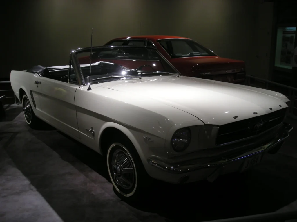 Mustang 1965 года в экспозиции Музея Генри Форда