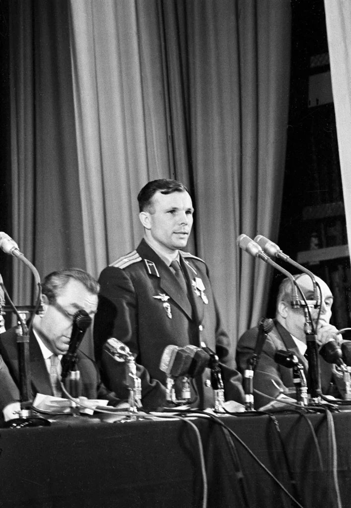 Лётчик-космонавт Юрий Гагарин выступает, Москва, 15 апреля 1961 года