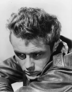 Джеймс Дин, студийный рекламный портрет, около 1955 года