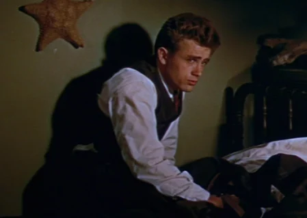 Кадр из трейлера «К востоку от рая» (1955)