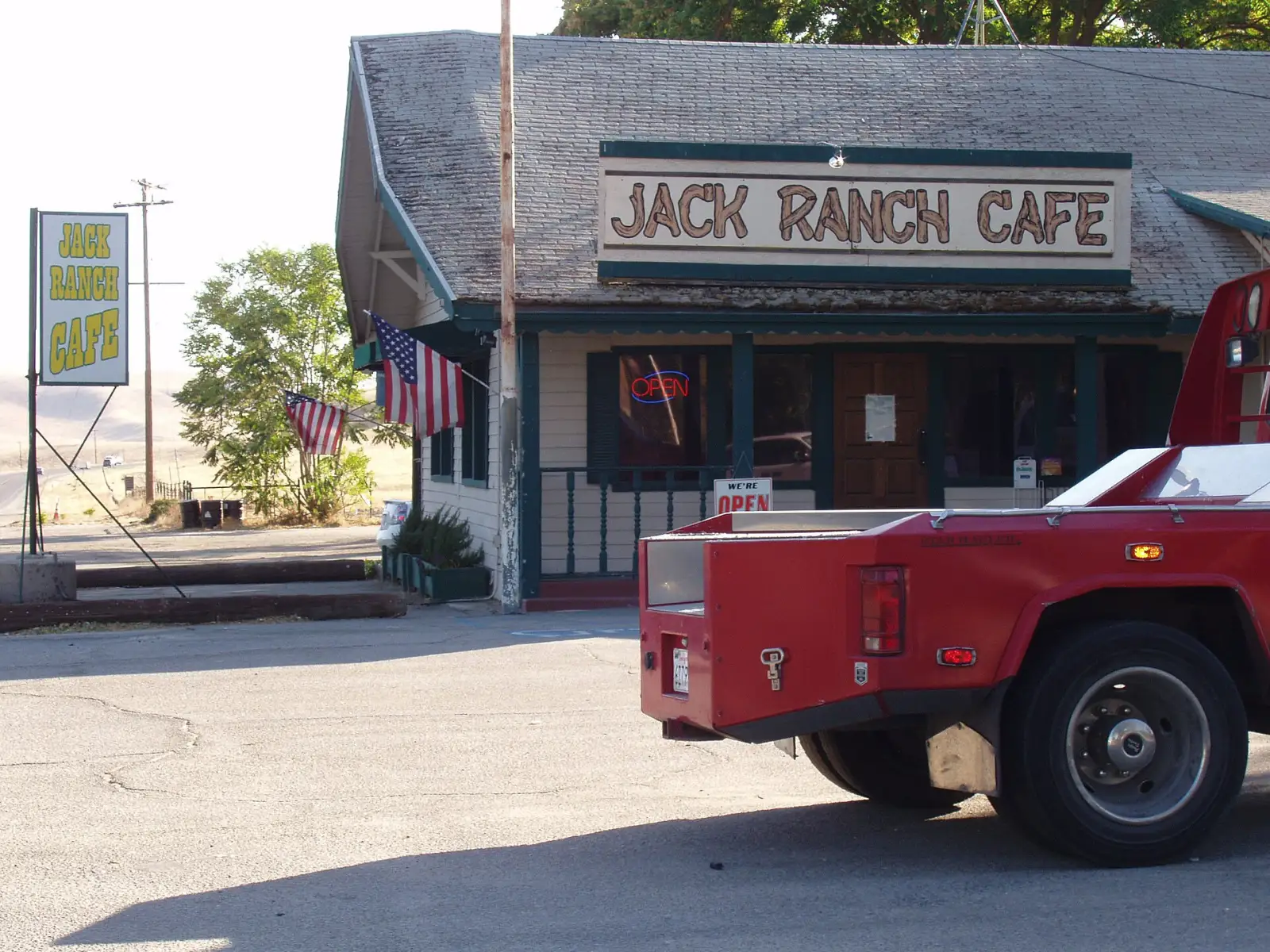 Кафе Jack Ranch в Чоулэйме, рядом с местом аварии