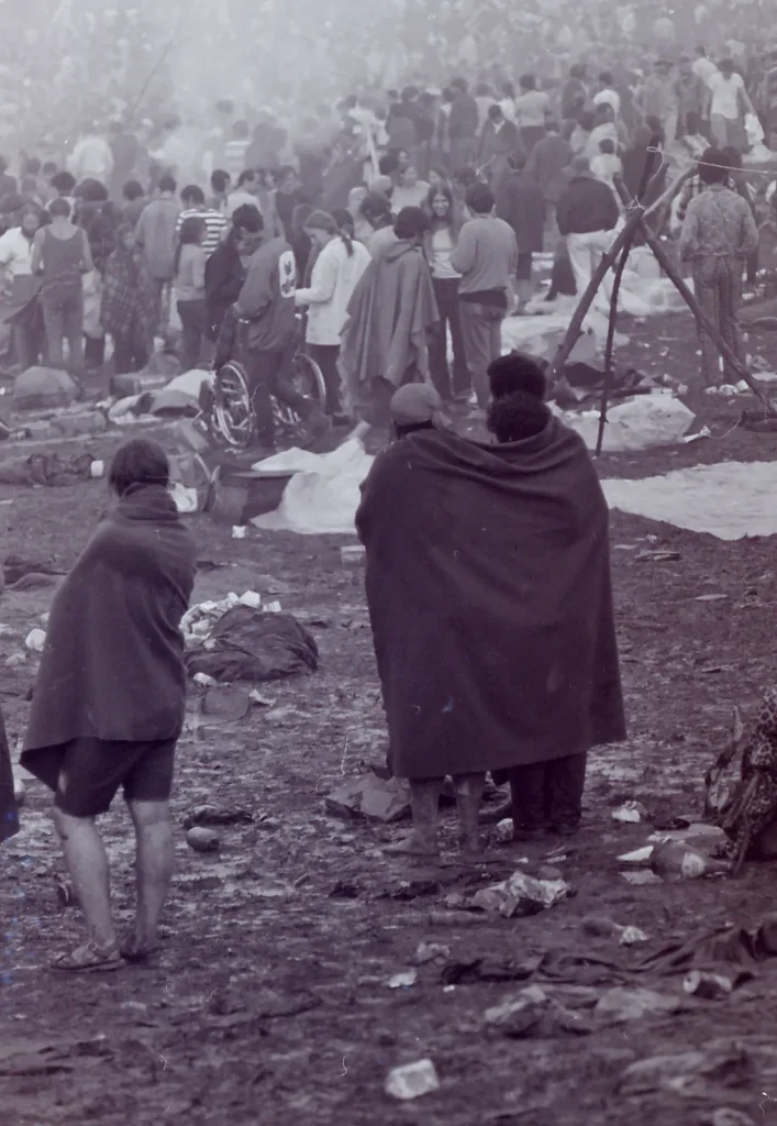 Зрители фестиваля «Вудсток» 15 августа 1969 года