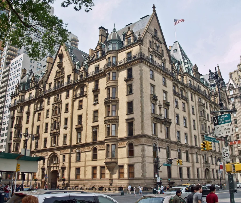 Дом «Дакота», 1 West 72nd Street.
