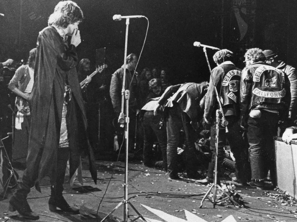 Мик Джаггер на сцене в Альтамонте, 6 декабря 1969