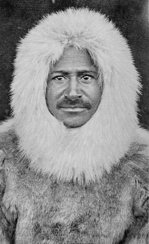 Мэтью Хенсон в мехах сразу после похода к полюсу, 1909 год