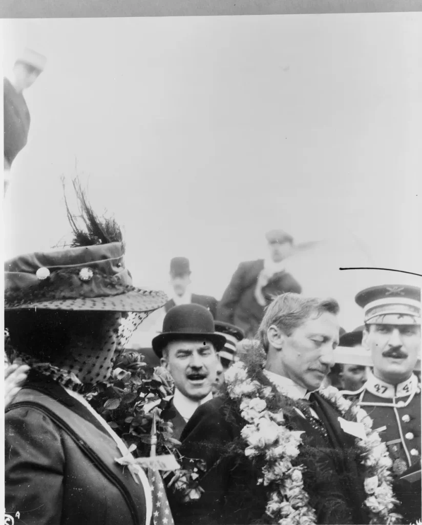 Фредерик Кук с женой Мари на борту парохода «Гранд Репаблик», 1909 год