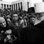 Защитники Белого дома во время августовского путча, Москва, 20 августа 1991 года