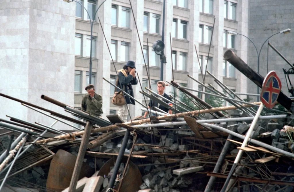 Баррикада на Горбатом мосту у Дома Советов РСФСР, 22 августа 1991 года