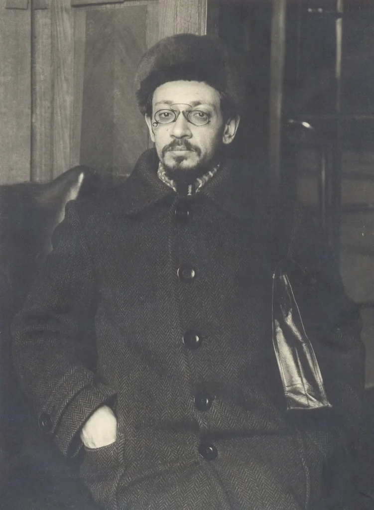 Председатель ВЦИК Яков Свердлов в кожаном пальто, 1918 год