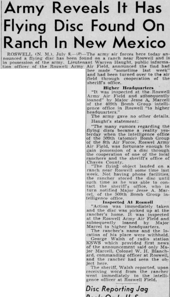 Вырезка из газеты Sacramento Bee 8 июля 1947 года: заметка AP «Army Reveals It Has Flying Disc Found On Ranch In New Mexico»