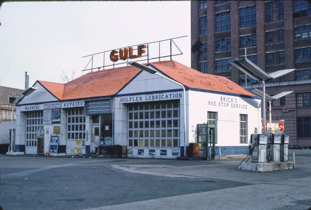 Заправка Gulf, Нью-Йорк, 1977 год