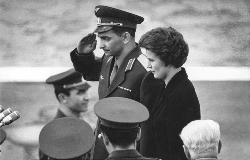 Терешкова и Быковский по прилёте в Москву, июнь 1963 года