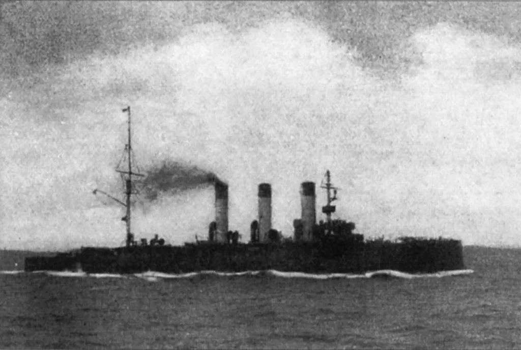 Крейсер Аврора на ходу, снимок с борта крейсера Олег, май 1905 года