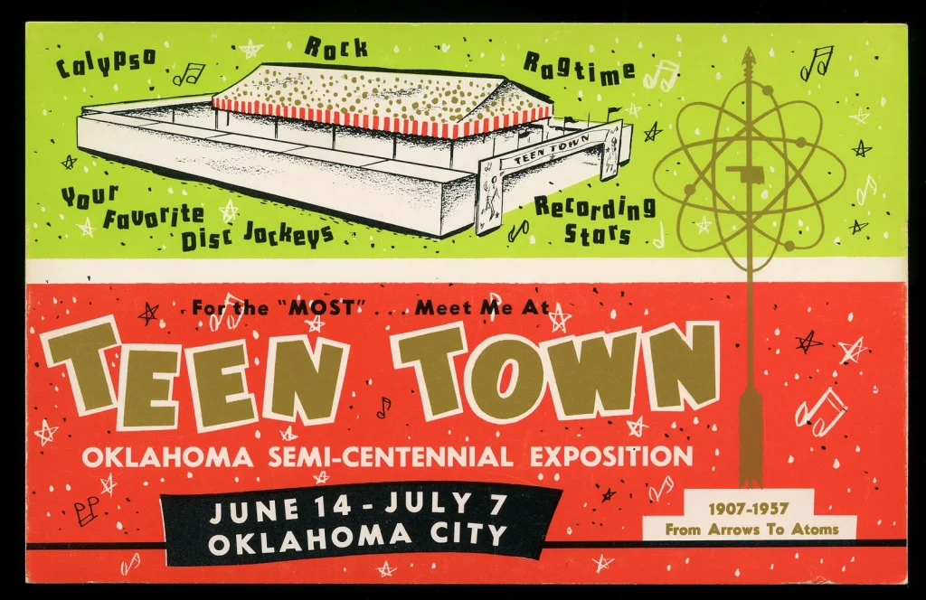 Рекламная открытка Teen Town на юбилейной выставке Оклахомы 1957 года: павильон, ноты, атом и даты 14 июня – 7 июля