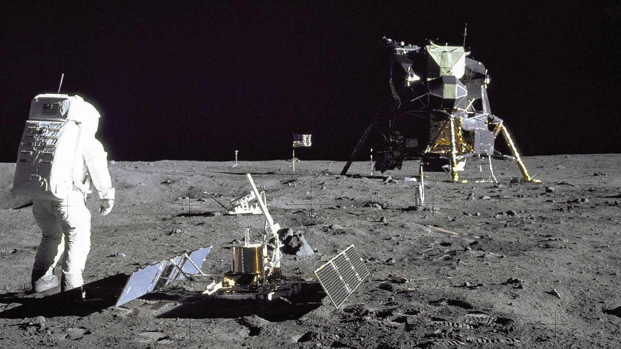 Восстановленная NASA в 2009 г. телетрансляция выхода на Луну