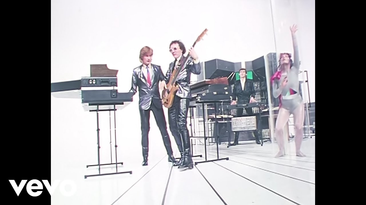 The Buggles — «Video Killed the Radio Star» (1979, режиссёр Рассел Малкахи)