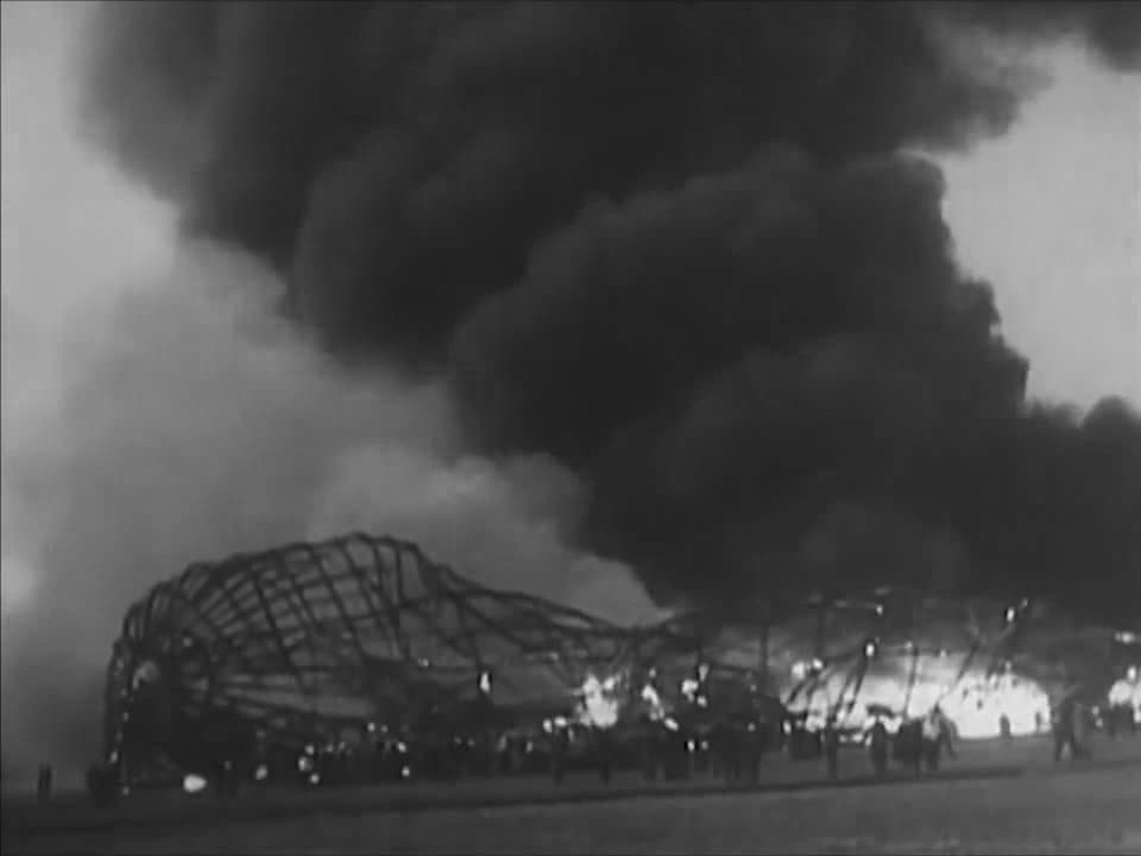 Кинохроника Universal, май 1937 года: катастрофа «Гинденбурга» в Лейкхерсте